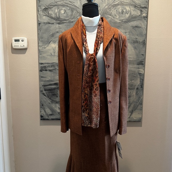 Le Suit Jackets & Blazers - Le Suit Rust Brown Blazer and Skirt Set with Patterned Scarf (new) Size 14